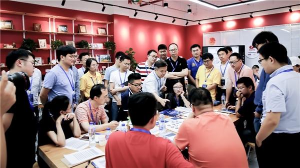 闵行共青团:为双创注活力做青年创业“合伙人”