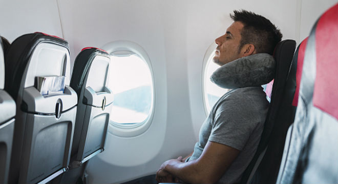 飞机上喝酒后睡着可能有致命危险