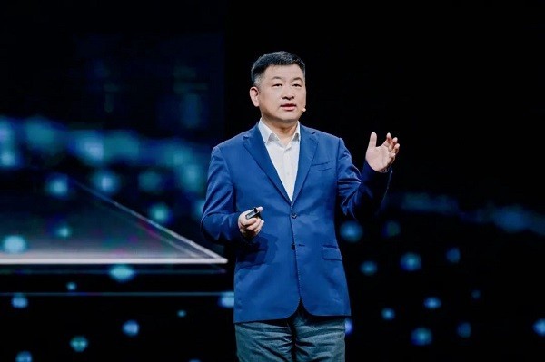 华为周跃峰数据觉醒时代共创数据存储产业新未来